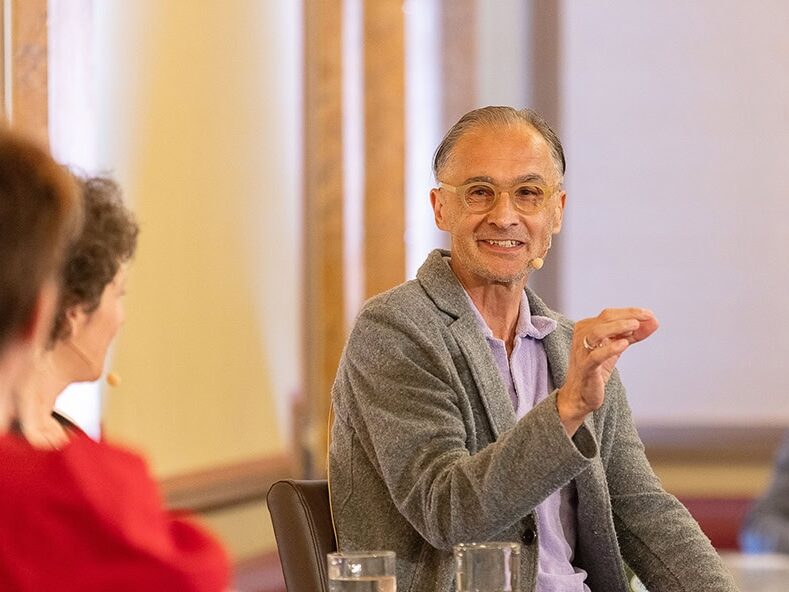 Aris Fioretos speaking on stage of Europe 24 at Literaturhaus Hamburg.© Daniel Müller