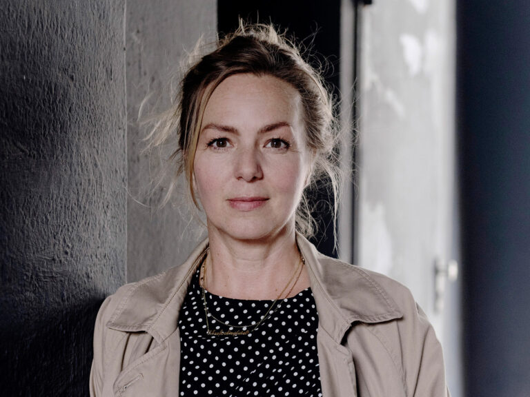 Simone Buchholz mit Hochsteckfrisur © Gerald von ForisSimone Buchholz © Gerald von Foris 