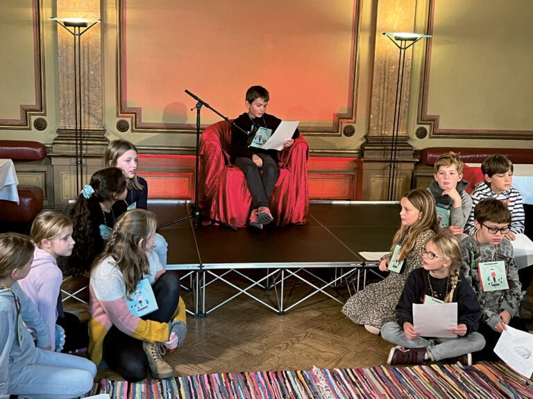 kadlt1webKinder auf den Lesethron! © Literaturhaus