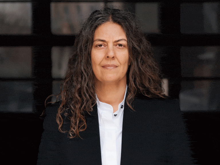 khayyer jina c heike steinweg sv web aspect ratio 4 3Jina Khayyer © Heike Steinweg, Suhrkamp Verlag