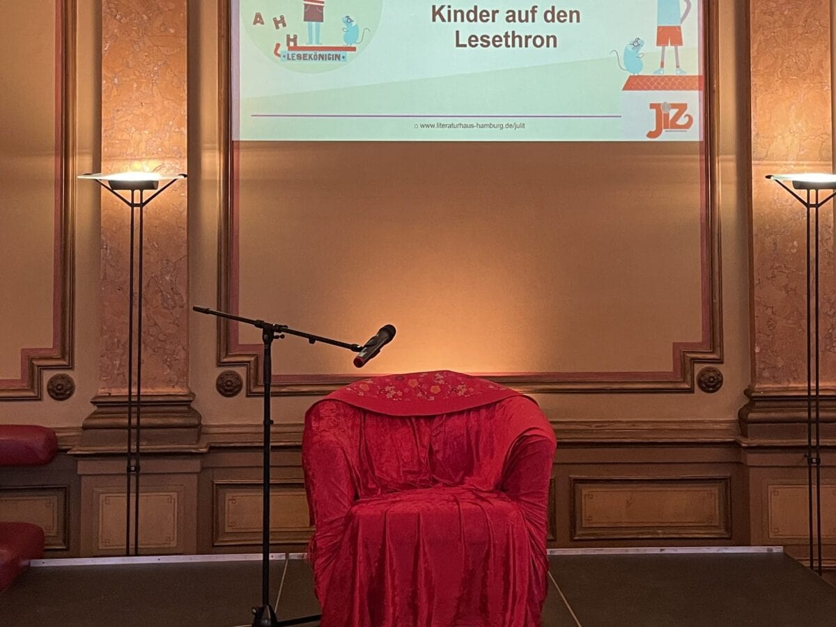 Der leere Lesethron steht bereit© Literaturhaus