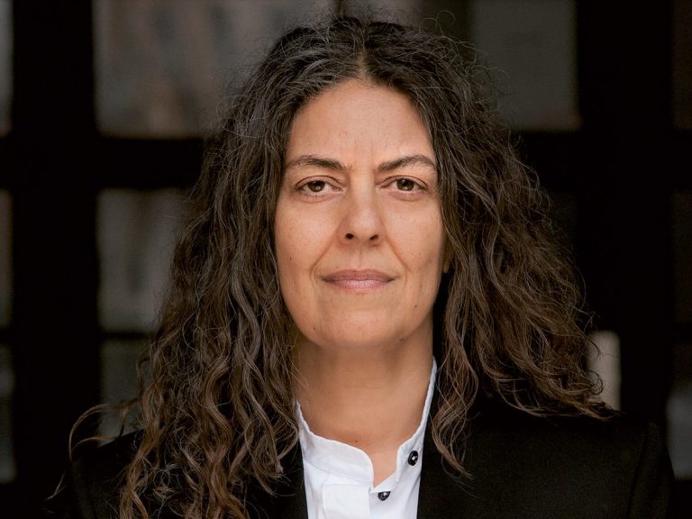 Jina Khayyer © Heike Steinweg/Suhrkamp VerlagJina Khayyer © Heike Steinweg/Suhrkamp Verlag