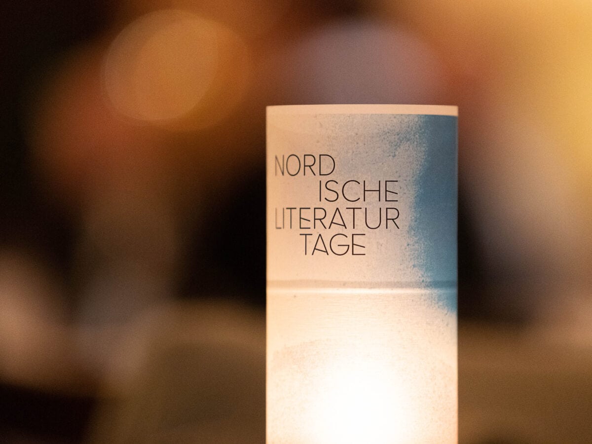 Kerzenschirm mit der Grafik Nordische Literaturtage© Daniel Müller